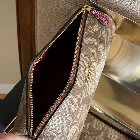 COACH Gift Set Cosmetic bag + ID Mirror Wallet - Picture 5 of 8